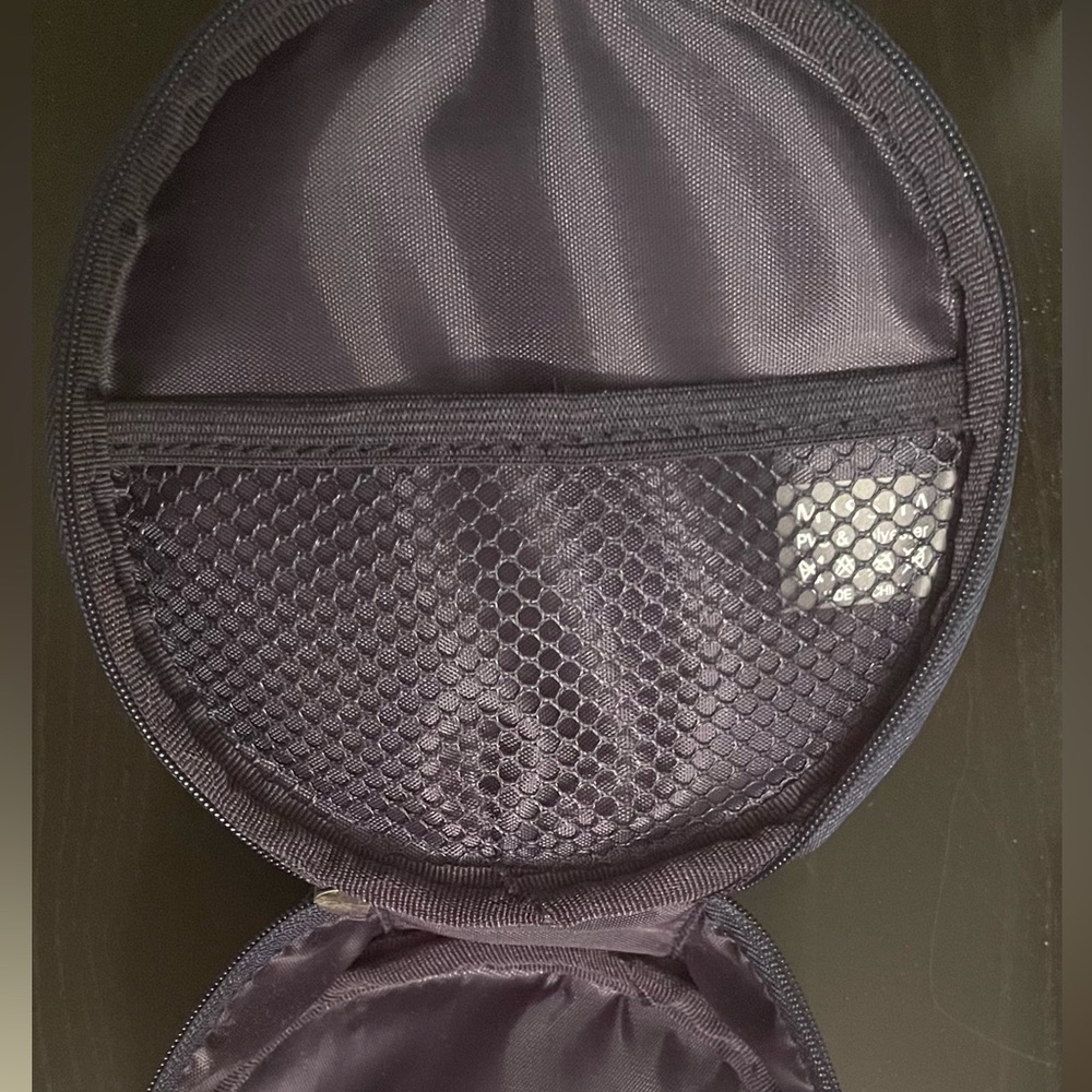 Round Cosmetics Case By Missha View 5